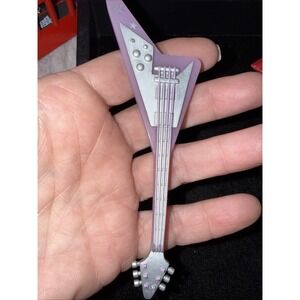 Bratz Doll Clothes Accessories Rock 2011 Cloe Purple Guitar. 5400